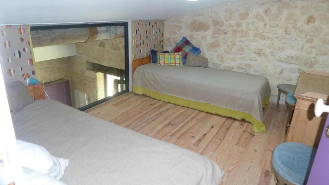 Le Pain De Lune Gite Et Chambre D'Hotes Avec Piscine Bourg-sur-Gironde Exterior photo