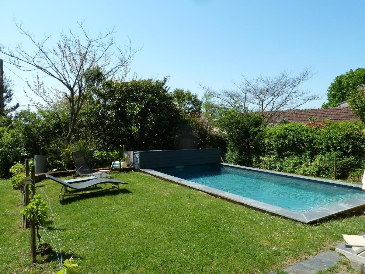 Le Pain De Lune Gite Et Chambre D'Hotes Avec Piscine Bourg-sur-Gironde Exterior photo