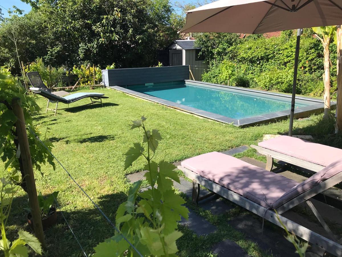 Le Pain De Lune Gite Et Chambre D'Hotes Avec Piscine Bourg-sur-Gironde Exterior photo