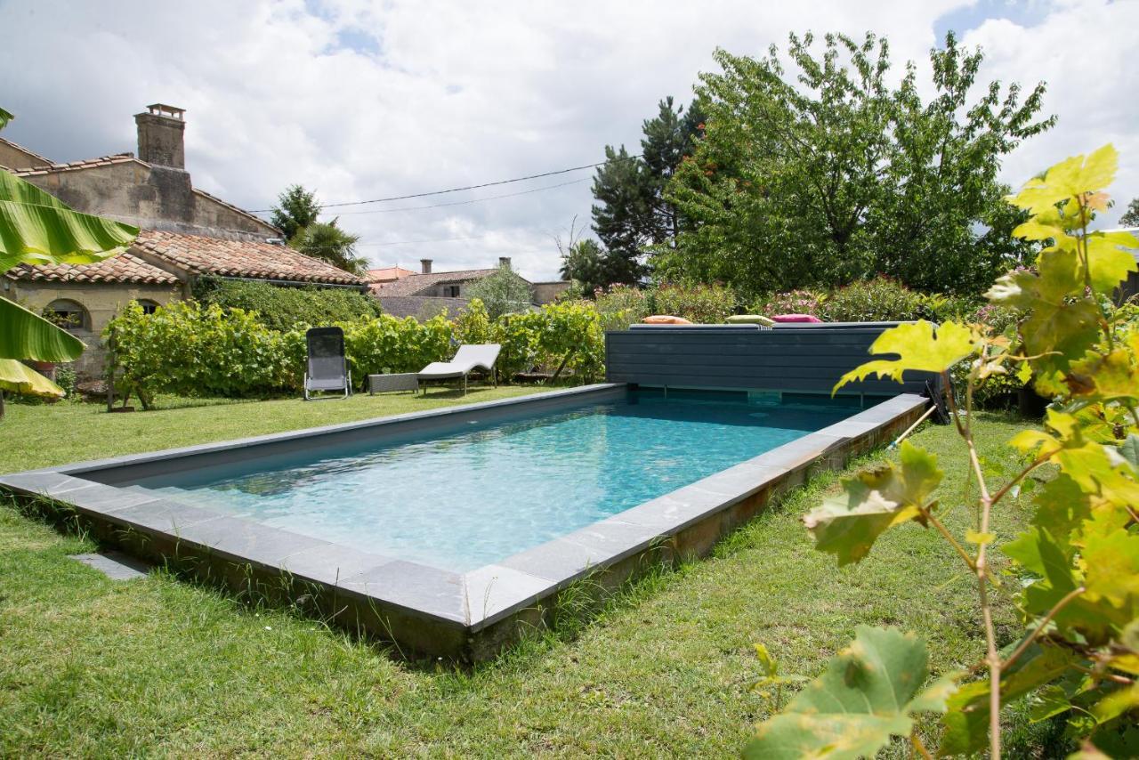 Le Pain De Lune Gite Et Chambre D'Hotes Avec Piscine Bourg-sur-Gironde Exterior photo
